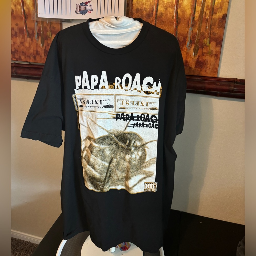 Papa Roach “infested” rock band T-shirt🪳🎶